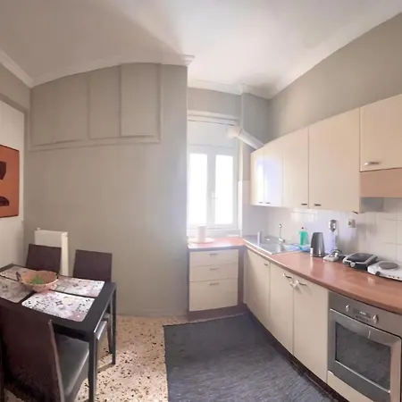 2 Bedrooms Center Apart Patras Buitenkant foto